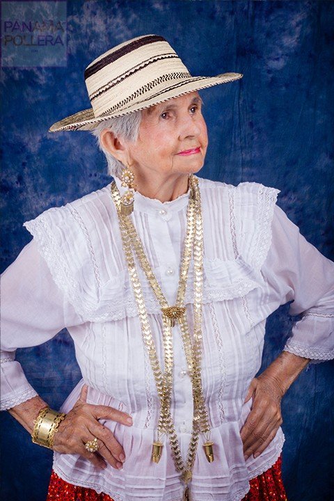 Pollera Montuna con Basquiña y sombreor pintao